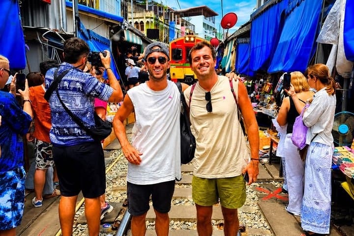 Maeklong Railway Market (Talad Rom Hub)