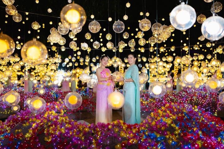Nasatta Light Festival with Maeklong Railway Market - 5