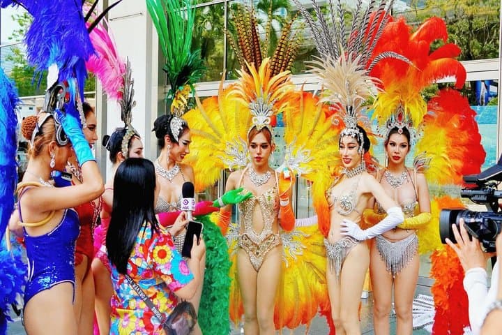 Combo ticket Calypso Cabaret Show and Thainosaur Museum - 8