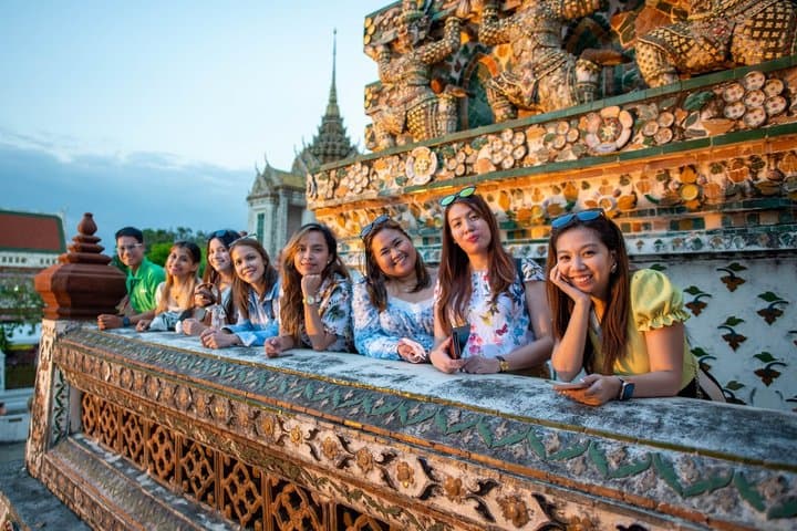 Wat Arun Thai Traditional Costume Experience with Photos - 6