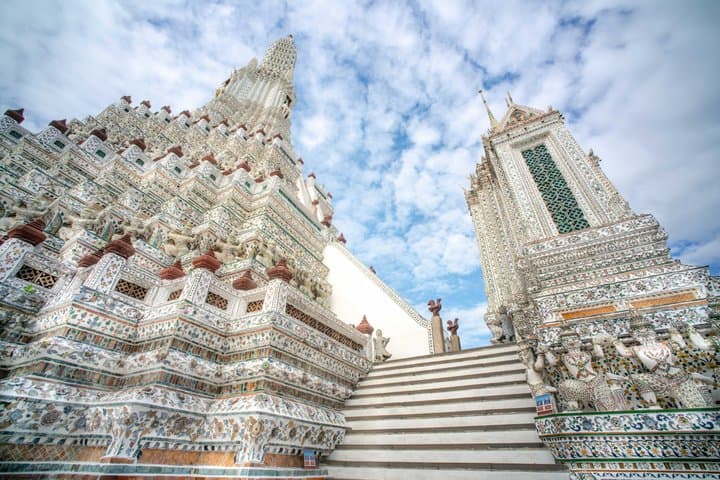 Wat Arun Thai Traditional Costume Experience with Photos - 8